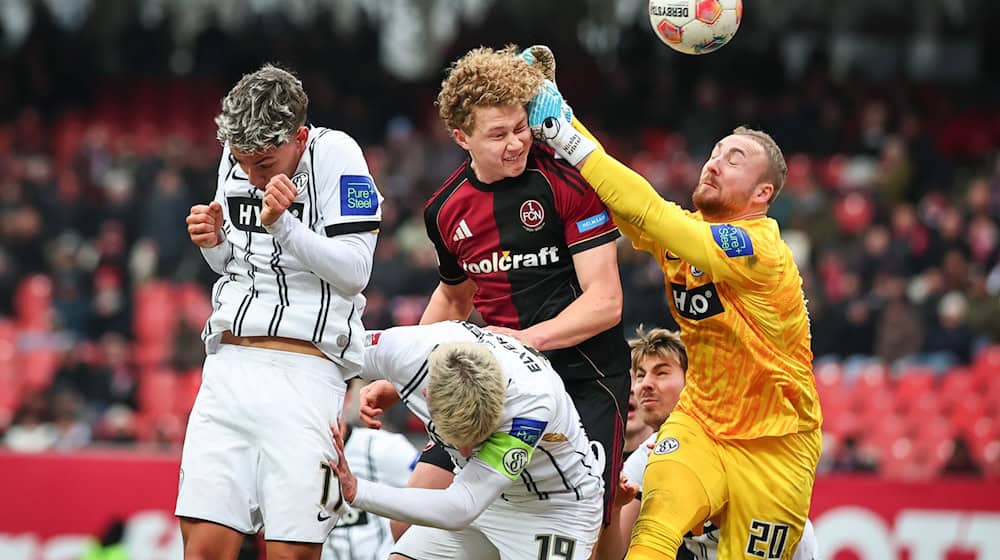 Piet Scobel gibt ein starkes Startelfdebüt beim 1. FC Nürnberg. / Foto: Daniel Karmann/dpa