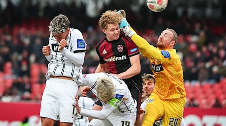 Piet Scobel gibt ein starkes Startelfdebüt beim 1. FC Nürnberg. / Foto: Daniel Karmann/dpa