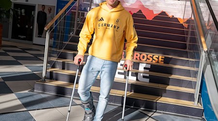 Alexander Schmid hat sich kurz vor den Olympischen Spielen am Knöchel verletzt. / Foto: Peter Kneffel/dpa