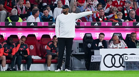 In der Hinrunde durfte sich Vincent Kompany in München über ein 5:0 gegen den Hamburger SV freuen. (Archivbild) / Foto: Sven Hoppe/dpa