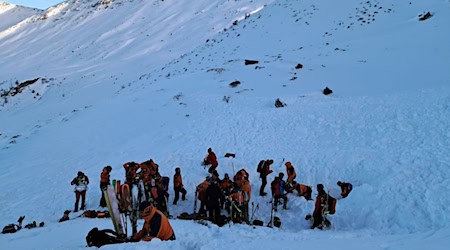 Rettungskräfte waren am Finsterkopf im Einsatz.  / Foto: ---/Hundestaffel Bergrettung/dpa