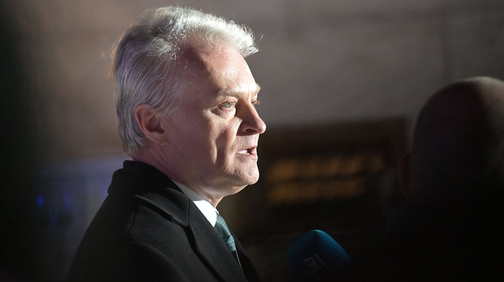 Ein mögliches Engagement deutscher Soldaten zum Schutz der Ukraine steht aus der Sicht von Litauens Präsident Nauseda nicht im Widerspruch zur Stationierung der deutschen Brigade an der Ost-Flanke in Litauen.   / Foto: Malin Wunderlich/dpa