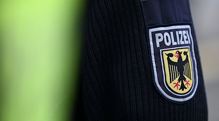 Bundespolizisten stellten den Beschuldigten beim Halt in Rosenheim. (Symbolbild) / Foto: Katharina Kausche/dpa