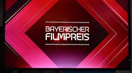 Am Freitag findet die 47. Verleihung des Bayerischen Filmpreises statt. (Archivbild) / Foto: Felix Hörhager/dpa