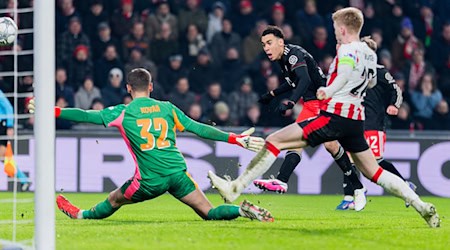 Der Glücksmoment: Jamal Musiala (M) erzielt sein Comeback-Tor zum 1:0.  / Foto: Rolf Vennenbernd/dpa