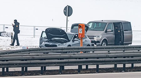 Die Ermittlungen im Fall eines brisanten Funds auf der Autobahn 3 gehen weiter.  / Foto: Armin Weigel/dpa