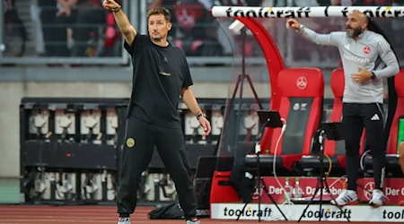 Miroslav Klose muss gegen Darmstadt das Sagen an Javier Pinola (r) abgeben. (Archivbild) / Foto: Daniel Karmann/dpa