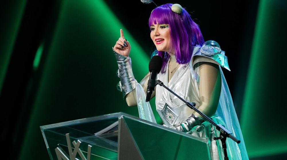 Ricarda Lang hat sich in einer Karnevalsrede CSU-Chef Markus Söder vorgenommen. / Foto: Rolf Vennenbernd/dpa