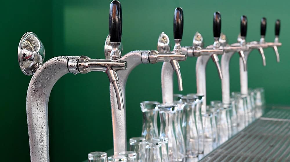 Eine fränkische Brauerei stellt Antrag auf Insolvenz in Eigenverwaltung. (Symbolbild) / Foto: Carsten Rehder/dpa