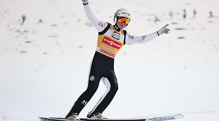 Der Slowene Prevc will seinen nächsten Titel einfahren. (Archivbild) / Foto: Daniel Karmann/dpa