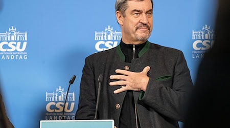 Markus Söder will die Hymnenpflicht bei Schulabschlüssen. / Foto: Pia Bayer/dpa