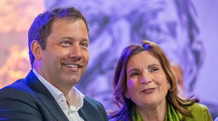 Die SPD im bayerischen Landtag fordert mehr Transparenz zum Ludwig-Erhard-Gipfel - auch die interne Compliance-Prüfung der Staatsregierung müsse offengelegt werden, sagte Fraktionschef Holger Grießhammer. Zu den Gästen am Tegernsee zählte in früheren Jahren auch der heutige SPD-Chef Lars Klingbeil. (Archivbild) / Foto: Peter Kneffel/dpa