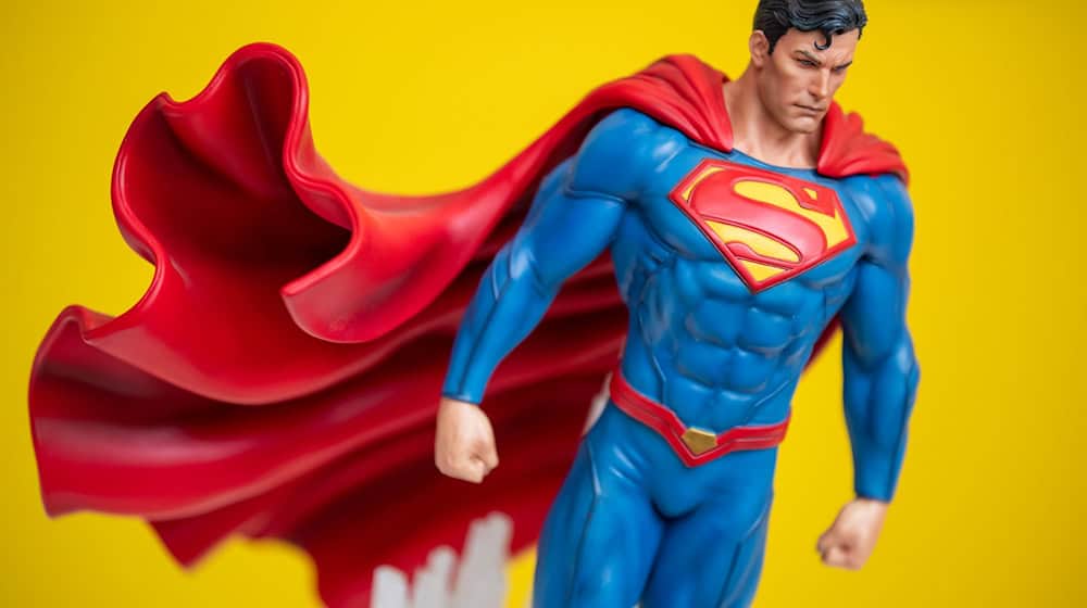 Actionfiguren gehören zu den Spielwaren, für die sich auch Erwachsene begeistern. (Archivbild) / Foto: Daniel Karmann/dpa