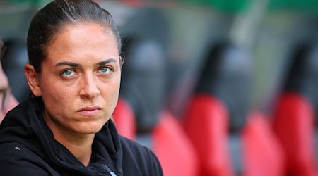 Sabrina Wittmann sorgte als Trainerin des FC Ingolstadt für ein Novum. (Archivbild) / Foto: Daniel Karmann/dpa