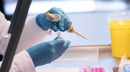 Auf die Parallelen zwischen den beiden Morden stießen die Ermittler erst durch die DNA-Spur. (Symbolbild) / Foto: Sven Hoppe/dpa