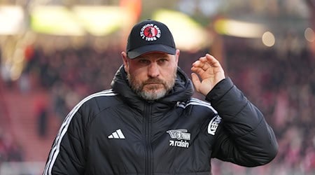 Steffen Baumgart hat seinen Vertrag als Chefcoach bei Union Berlin verlängert. (Archivbild) / Foto: Soeren Stache/dpa