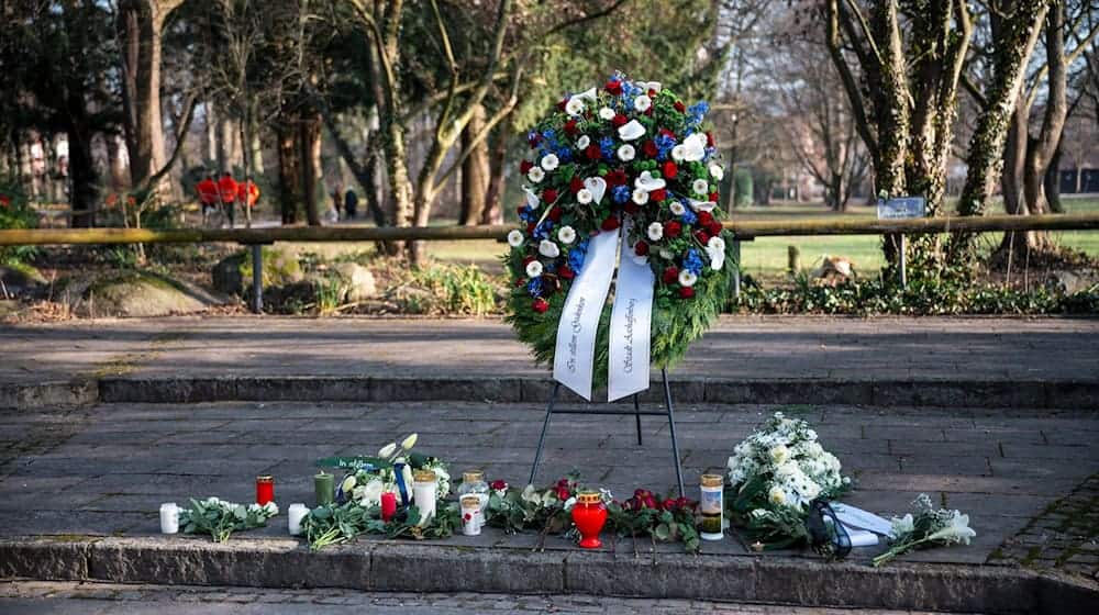 Ein Jahr nach der Gewalttat wollen nun Wissenschaftler eine Umfrage starten. (Archivbild)  / Foto: Daniel Vogl/dpa