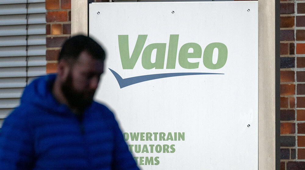 Der Automobilzulieferer Valeo baut an mehreren Standorten Stellen ab. / Foto: Pia Bayer/dpa