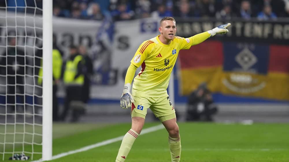 Torwart Daniel Peretz will den Hamburger SV unbedingt verlassen. (Archivbild) / Foto: Marcus Brandt/dpa