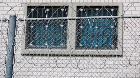 Der Großteil der Haftplätze in Bayern war in diesem Jahr belegt. (Symbolbild) / Foto: Daniel Karmann/dpa