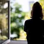 Teenager-Mädchen sind seit Corona besonders häufig von psychischen Störungen und Depressionen betroffen. (Symbolbild) / Foto: Fabian Sommer/dpa