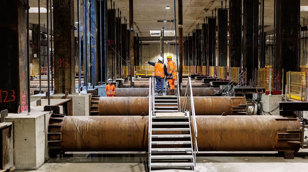 Für die zweite Stammstrecke wird tief im Münchner Untergrund gebaut - und am Hauptbahnhof bald auch weit nach oben. (Archivbild) / Foto: Matthias Balk/dpa