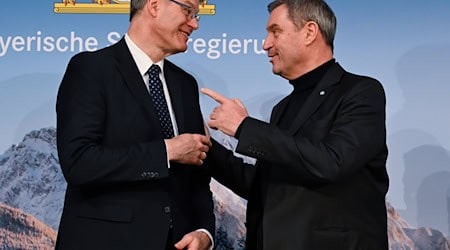 Wollen bei Verkehrsprojekten an einem Strang ziehen: Markus Söder und Bundesverkehrsminister Patrick Schnieder. / Foto: Sven Hoppe/dpa
