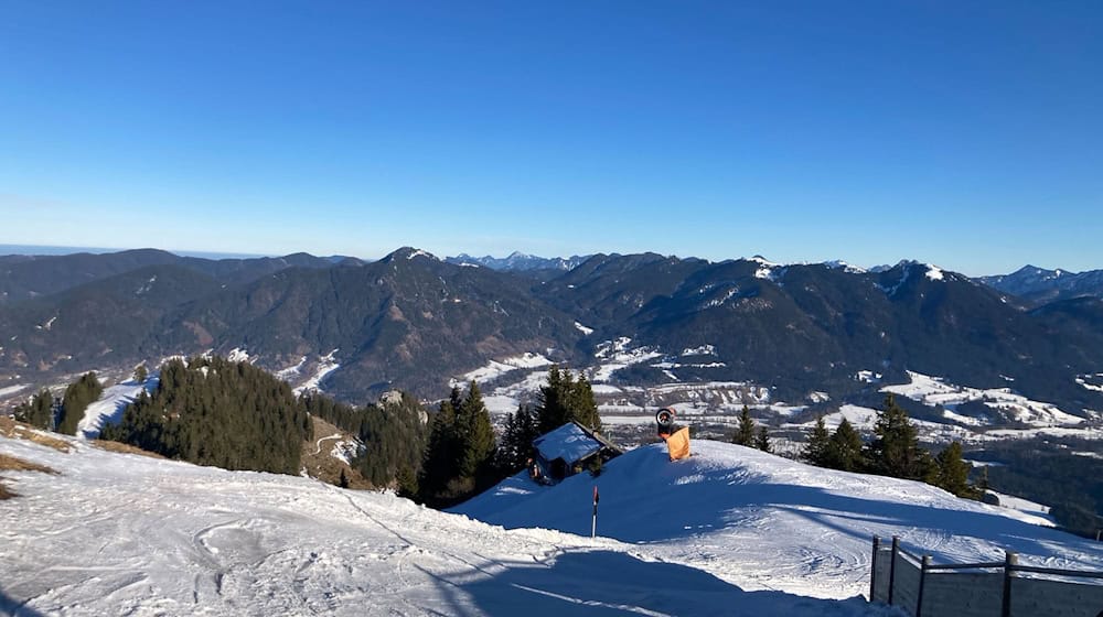Im Skigebiet Brauneck läuft der Betrieb trotz des Einbruchs gut. (Produktion) / Foto: Sabine Dobel/dpa