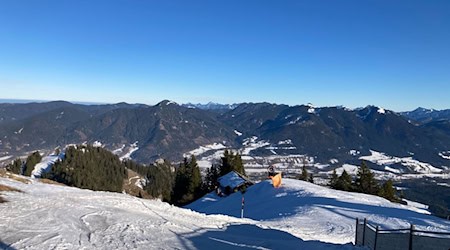 Im Skigebiet Brauneck läuft der Betrieb trotz des Einbruchs gut. (Produktion) / Foto: Sabine Dobel/dpa