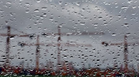 Die Aussichten für die bayerische Wirtschaft haben sich verbessert - aber nur leicht. (Symbolbild) / Foto: Karl-Josef Hildenbrand/dpa