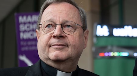 Der Limburger Bischof Georg Bätzing gibt seinen Posten als Vorsitzender der Deutschen Bischofskonferenz nach sechs Jahren auf. (Archivbild) / Foto: Marijan Murat/dpa