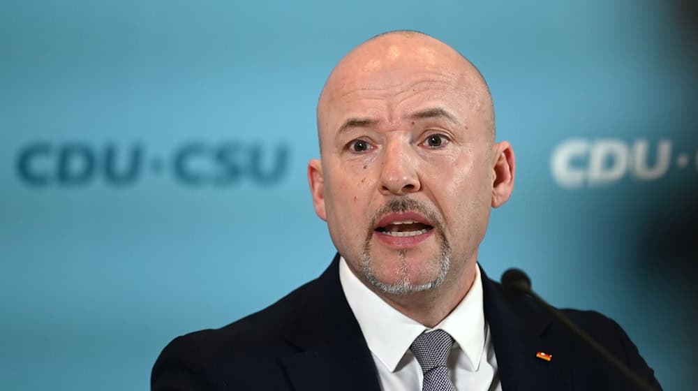 Die CSU will beim Social-Media-Verbot für Kinder nicht mitziehen. (Archivbild) / Foto: Elisa Schu/dpa