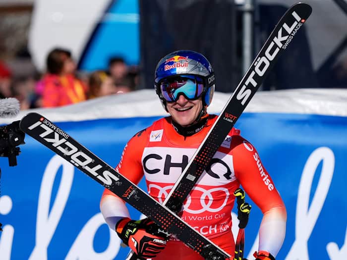 Marco Odermatt gewinnt die Weltcup-Abfahrt von Garmisch-Partenkirchen. / Foto: Giovanni Auletta/AP/dpa