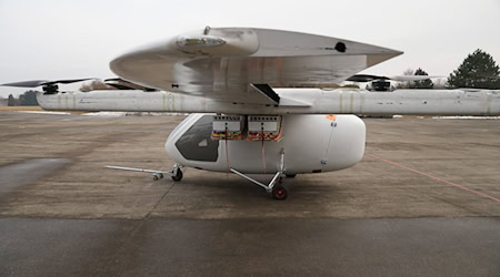 Ein Prototyp des fliegenden Krankenwagens, den das oberbayerische Start-Up ERC System in Kooperation mit der Luftrettung DRF entwickelt. / Foto: Ehsan Monajati/dpa