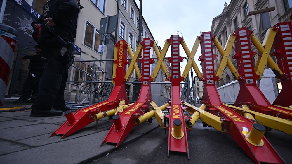 Die Polizei hat den Bereich rund um den Veranstaltungsort der Münchner Sicherheitskonferenz am Promenadeplatz abgesperrt. / Foto: Felix Hörhager/dpa