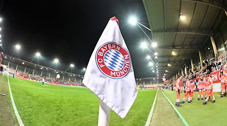 Der FC Bayern hat Nachwuchsspieler Licina nach Turin abgegeben. (Symbolbild) / Foto: Jens Niering/dpa