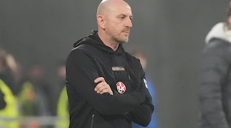 Angespannte Lage: Kaiserslautern und Trainer Torsten Lieberknecht stehen im Heimspiel gegen Fürth unter Zugzwang. (Archivbild) / Foto: Marc Schüler/dpa