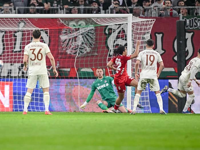 Rodrigo Ribeiro (r) erzielt die Augsburger Führung. / Foto: Harry Langer/dpa
