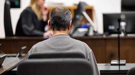 Das Motiv war nach Ansicht der Staatsanwaltschaft Rache: Der Cousin soll angeblich die Schwester des Angeklagten vor ungefähr 20 Jahren in Syrien getötet haben. (Archivbild) / Foto: Daniel Karmann/dpa