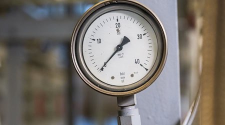 Die bayerischen Gasspeicher sind zum Ende des Winters leer wie nie. (Archivbild) / Foto: Peter Kneffel/dpa