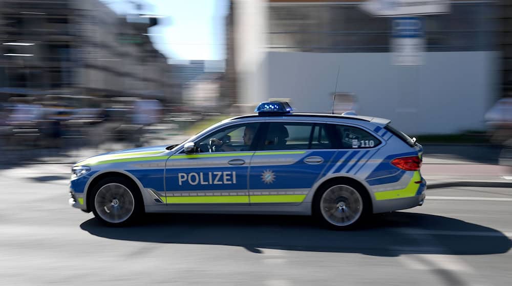 Die Polizei hat in Aachen einen Mann festgenommen, der Ende Januar in München einen Kneipengänger mit Schlägen tödlich verletzt haben soll. (Symbolbild) / Foto: Felix Hörhager/dpa