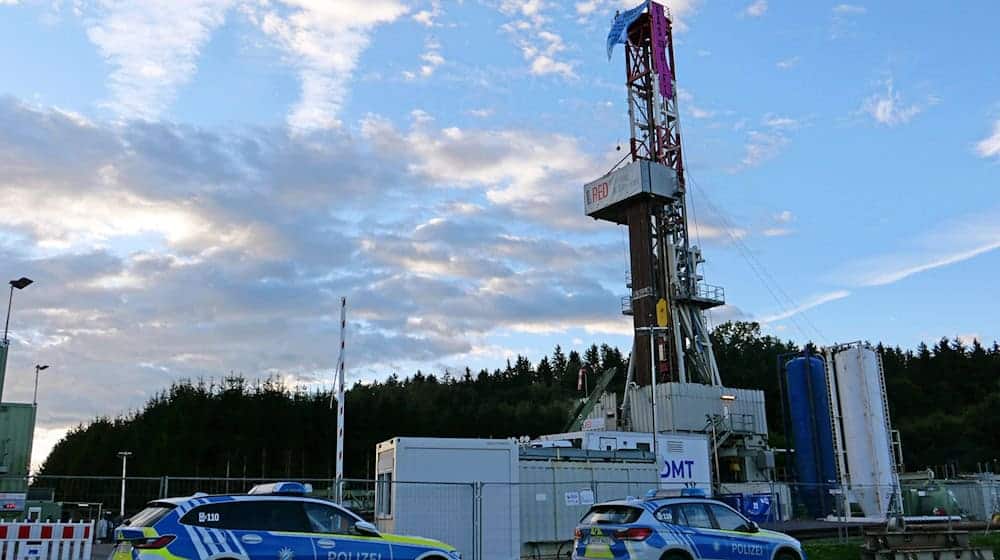 Die Suche nach Erdgas in Reichling wird von vielen Anwohnern und Umweltschützern kritisch gesehen. (Archivbild) / Foto: Uwe Lein/dpa