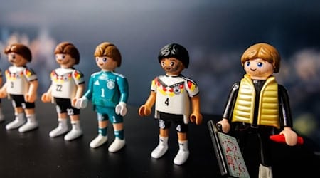 Julian Nagelsmann & Co. im Miniformat zum Sammeln. (Archivbild) / Foto: Daniel Karmann/dpa