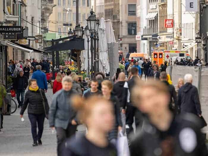 Eigentlich hatte der bayerische Einzelhandel auf ein gutes Einkaufswochenende gehofft. (Archivbild) / Foto: Peter Kneffel/dpa