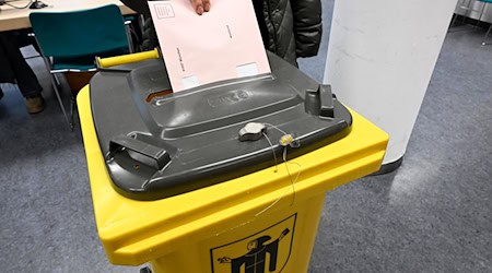 Am 8. März findet in Bayern die Kommunalwahl statt. (Symbolbild) / Foto: Felix Hörhager/dpa
