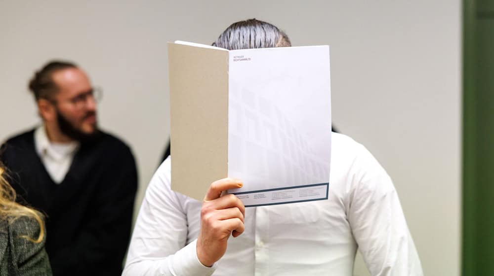 Der Angeklagte soll einen Anschlag geplant haben. / Foto: Matthias Balk/dpa