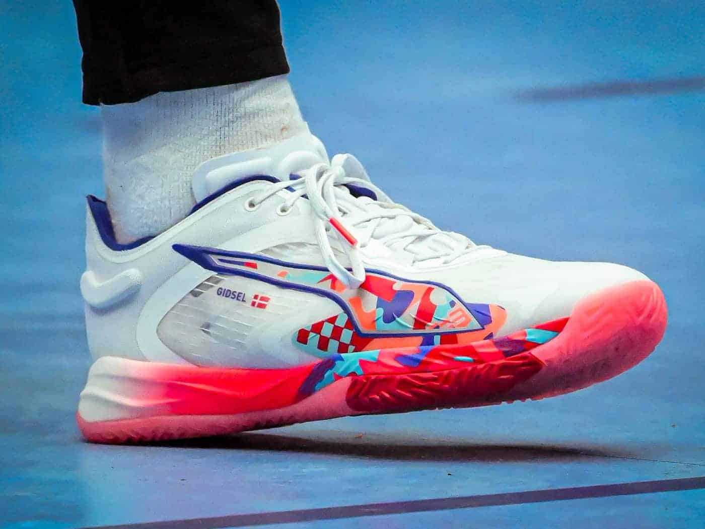 Der Sportartikelhersteller Puma ist tief in die Verlustzonge gerutscht (Archivbild). / Foto: Sina Schuldt/dpa