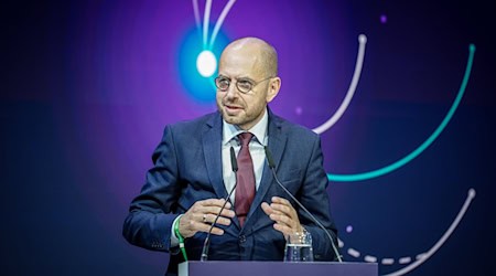 Siemens-Energy-Chef Christian Bruch kann sich über einen starken Start ins Jahr freuen. (Archivbild) / Foto: Kay Nietfeld/dpa