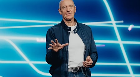 Siemens-Chef Roland Busch kann sich über stark steigende Aktienkurse freuen. / Foto: Uncredited/Siemens/dpa