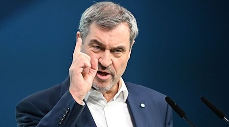 Söder war zu Gast bei der Schwesterpartei. / Foto: Katharina Kausche/dpa